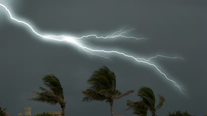 ஹமூன் புயலாக மாறும் ஆழ்ந்த காற்றழுத்த தாழ்வு மண்டலம்: இந்திய வானிலை ஆய்வு மையம்!