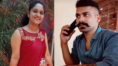 35ರ ಆಂಟಿಯ ಸುಳ್ಳು ಪ್ರೀತಿಗೆ ಬಿದ್ದು ಲಕ್ಷ ಲಕ್ಷ ಹಣ ಕಳೆದುಕೊಂಡ ಯುವಕ ಆತ್ಮಹತ್ಯೆ