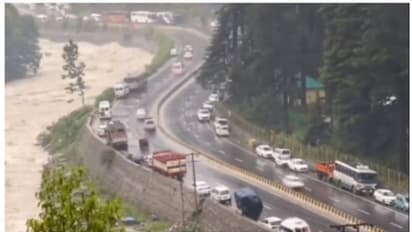 കൊടുങ്കാറ്റിന് മുമ്പുള്ള ശാന്തത; മണാലിയില് നിന്നുള്ള വീഡിയോ വൈറലാകുന്നു, ഇതിനകം കണ്ടത് അഞ്ച് കോടിയിലേറെ !