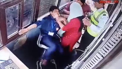 ಮಹಿಳಾ ಟೋಲ್ ಸಿಬ್ಬಂದಿ ಮೇಲೆ ಮಹಿಳೆಯಿಂದ ಹಲ್ಲೆ, ವೈರಲ್ ವಿಡಿಯೋ ಬೆನ್ನಲ್ಲೇ ಅರೆಸ್ಟ್!