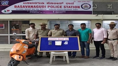 ಡಿಕ್ಷನರಿ ಒಳಗೆ ಡ್ರಗ್್ಸ ಬಚ್ಚಿಟ್ಟು ಪೂರೈಸುತ್ತಿದ್ದ ವಿದೇಶಿಗ