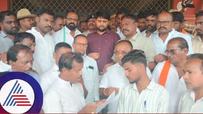 ದುರ್ಗಾ ದೇವಸ್ಥಾನಕ್ಕೆ ನುಗ್ಗಿ ದಾಂಧಲೆ; ದುಷ್ಕರ್ಮಿಗಳ ಬಂಧನಕ್ಕೆ ಆಗ್ರಹಿಸಿ ಪ್ರತಿಭಟನೆ