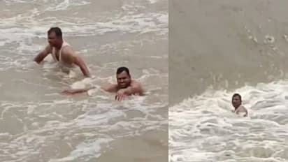 అయ్యో.. వరద నీటిలో పడి చనిపోయిన బాలుడి మృతదేహాన్నివెలికి తీస్తూ.. మునిగిపోయిన పోలీసు ఆఫీసర్.. వీడియో వైరల్