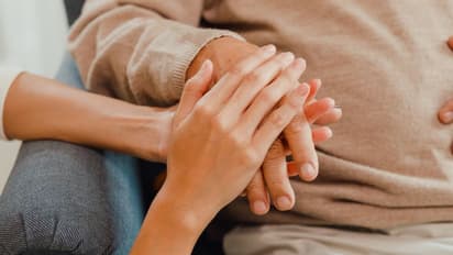 പാര്ക്കിന്സണ്സ് രോഗം; ഈ ലക്ഷണങ്ങളെ തിരിച്ചറിയാം...