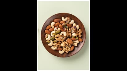 ഭാരം കുറയ്ക്കാനുള്ള ശ്രമത്തിലാണോ? എങ്കിൽ ഈ നാല് നട്സ് ഡയറ്റിൽ ഉൾപ്പെടുത്തൂ