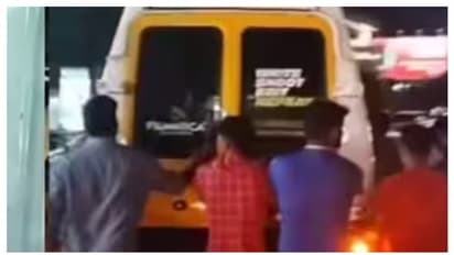 നെടുമ്പാശ്ശേരിയിൽ സിനിമാ യൂണിറ്റ് വാനിന് നേരെ ആക്രമണം; വാൻ തടഞ്ഞ് താക്കോൽ ഊരി കാർ ഓടിച്ചുപോയി 