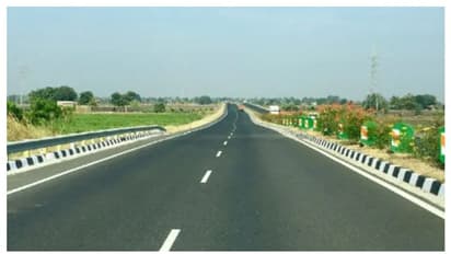 പിന്നെയും പിന്നെയും റോഡുകളുമായി യുപി, കഴിഞ്ഞദിവസം തുറന്നത് 3300 കോടിയുടെ രണ്ട് സൂപ്പര്‍ റോഡുകള്‍!