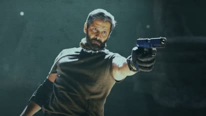 'ഇതാണ് ജോണ്‍'; ചിയാന്‍ ആരാധകരുടെ കാത്തിരിപ്പ് അവസാനിക്കുന്നു 'ധ്രുവനച്ചത്തിര'ത്തിലെ ഗാനം എത്തി