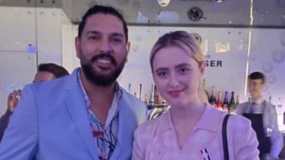 మిస్టరీ ఉమెన్తో యువరాజ్ సింగ్... ఎన్ని షాట్స్ ఇస్తావంటూ కామెంట్! ఆడుకుంటున్న క్రికెట్ ఫ్యాన్స్...