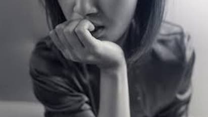 என்னால முடியல! நான் தற்கொலை செஞ்சுக்க போறேன்! தோழிக்கு மெசேஜ் அனுப்பிவிட்டு உயிரை மாய்த்துக்கொண்ட இளம்பெண்.!