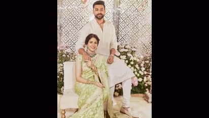 మెగా కపుల్ కాఫీ డేట్.. వైరల్ గా మారిన పిక్స్.. ఆ విషయంలో గ్రేట్ అంటున్న నెటిజన్లు