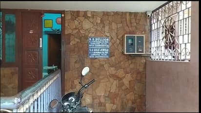 வரி ஏய்ப்பு புகார்... கோவை தங்க கட்டி வியாபாரி சீனிவாசன் வீட்டில் ஜி.எஸ்.டி அதிகாரிகள் சோதனை