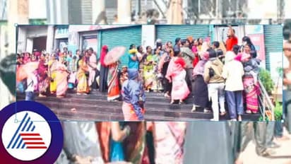 ಹುಬ್ಬಳ್ಳಿ: ಅನ್ನಭಾಗ್ಯದ ಹಣಕ್ಕಾಗಿ ಬ್ಯಾಂಕ್‌ ಎದುರು ಸಾಲುಗಟ್ಟಿದ ಮಹಿಳೆಯರು!