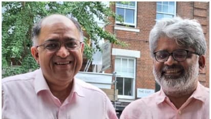 31 വർഷത്തെ സൗഹൃദം': മുൻ പാക്കിസ്ഥാനി സഹപാഠിയെ വീണ്ടും കണ്ടുമുട്ടിയ സന്തോഷം പങ്കുവെച്ച് ഇന്ത്യക്കാരൻ