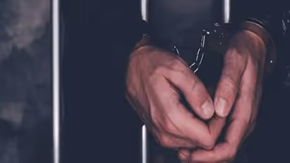 ആപ് ഉപയോ​ഗിച്ച് അധ്യാപികയുടെ ശബ്ദത്തിൽ വിളിച്ചുവരുത്തി, 7 വിദ്യാർഥിനികളെ ബലാത്സം​ഗം ചെയ്ത യുവാവ് പിടിയിൽ