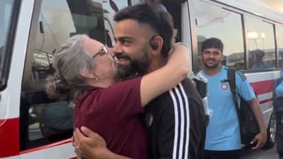 கோலியைப் பார்த்து ஆனந்த கண்ணீர் விட்ட வெஸ்ட் இண்டீஸ் வீரர் ஜோசுவா டா சில்வாவின் தாயார்; வைரலாகும் வீடியோ!