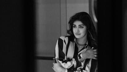 డింపుల్ హయాతీ మత్తు చూపులు.. మత్తెక్కించే ఫోజులకు కుర్ర హృదయాలు గల్లంతే.. కిర్రాక్ స్టిల్స్ 