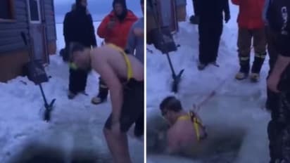 സുഹൃത്തിന്റെ ഫോണ് മുങ്ങിയെടുക്കാൻ മരം കോച്ചും മഞ്ഞിലും വെള്ളത്തില് ചാടി യുവാവ്; വീഡിയോ...