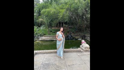 భర్తతో కలిసి క్యూట్ గా ఫోజులిచ్చిన ప్రణీతా.. చీరకట్టులో మెరిసిపోతున్న బుట్టబొమ్మ 