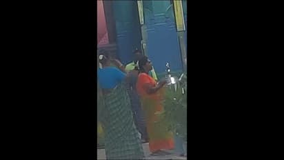 சில்லறை இல்லை என்று கூறும் பக்தர்களிடம் கூகுள் பேயில் பணம் அனுப்ப சொல்லி அத்து மீறும் திருநங்கைகள்