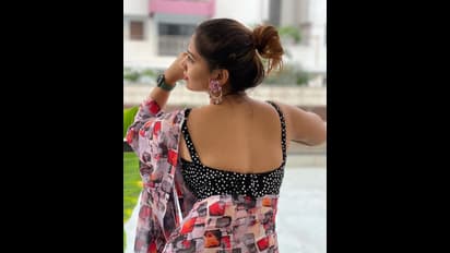 చెక్కిన శిల్పంలా ఇనయ లెహంగా ఫోజులు.. ఎల్లో డ్రెస్ లో మురిపిస్తున్న బిగ్ బాస్ బ్యూటీ 