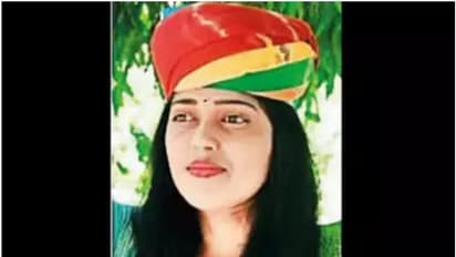 ഭക്ഷണം വിളമ്പുന്നതിനെച്ചൊല്ലി തർക്കം, രാഷ്ട്രീയക്കാരിയായ ഭാര്യയെ കൊലപ്പെടുത്തി ഭർത്താവ്; മൃതദേഹത്തിന് കാവല്‍ 