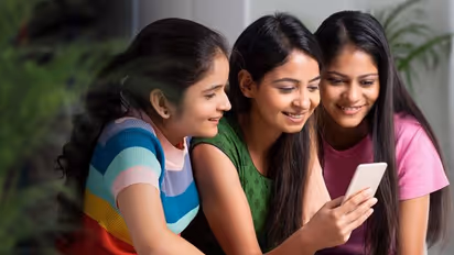 Jio Plan : ரூ.399 ரீசார்ஜ் போதும்.. குடும்பத்துக்கே அன்லிமிடெட் ஆஃபர் - முழு விபரம் இதோ !!