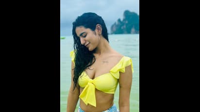 டூர் போன இடத்தில் டூபீஸ் போட்டோஷூட்... ‘கண்ணழகி’ பிரியா பிரகாஷ் வாரியரின் செம்ம ஹாட் கிளிக்ஸ் இதோ