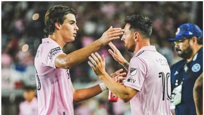 ബൂട്ട് ഒഴികെയുള്ളതെല്ലാം സഹതാരങ്ങള്‍ 'അടിച്ചുമാറ്റി'! മെസിയുടെ അരങ്ങേറ്റത്തിന് ശേഷം ഇന്റര്‍ മയാമി താരം