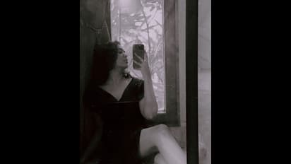 బోల్డ్ లుక్ షేర్ చేసిన స్టార్ కిడ్ శివాత్మిక... అద్దం ముందు అడ్డంగా ఏంటంటూ అక్క శివాని కామెంట్!