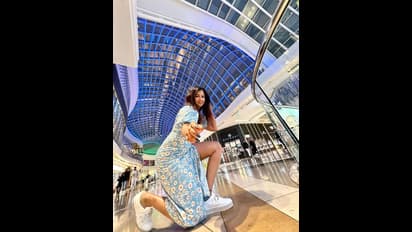 అరియానా థండర్‌ థైస్‌ ట్రీట్‌.. ఫారెన్‌ వెళ్లినా హాట్‌ షో విషయంలో తగ్గని బిగ్‌ బాస్‌ బ్యూటీ.. ట్రోలర్స్ రచ్చ