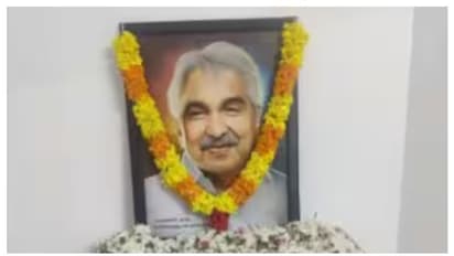 ഉമ്മൻചാണ്ടിയെ സമൂഹമധ്യത്തിൽ അപമാനിച്ചതായി പരാതി; മന്ത്രി പി രാജീവിന്റെ സ്റ്റാഫിനെതിരെ പരാതി