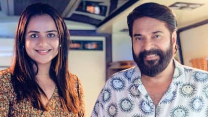 'ഒരു ഹ​ഗ് ഞാന്‍ ചോദിച്ചു'; അവാര്‍ഡ് നേട്ടത്തില്‍ മമ്മൂട്ടിയെ അഭിനന്ദനമറിയിച്ച് 'മാമാങ്കം' നായിക