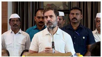 ഉമ്മൻചാണ്ടി ജനങ്ങൾക്കൊപ്പം പ്രവർത്തിച്ച നേതാവ്, ഉമ്മൻചാണ്ടിയുടെ വഴിയെ പൊതുപ്രവർത്തകർ സഞ്ചരിക്കണം: രാഹുൽ ഗാന്ധി