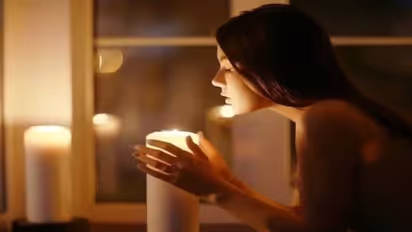 കാമുകൻ ഹാപ്പിയാവണം, മന്ത്രവാദിക്ക് നൽകാൻ കാമുകി ഓഫീസില് നിന്നും അടിച്ചെടുത്തത് അഞ്ചുകോടി!