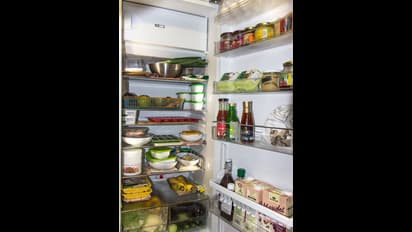 ಫ್ರಿಡ್ಜ್‌ನಲ್ಲಿ ನಿಂಬೆಹಣ್ಣಿನ ತುಂಡನ್ನ ಇಟ್ಟರೆ ಆಗುವ ಪ್ರಯೋಜನ ಒಂದೆರಡಲ್ಲ: ಈ ಟಿಪ್ಸ್ ಫಾಲೋ ಮಾಡಿ