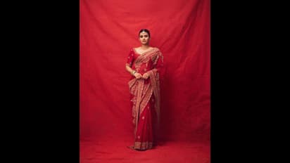 ఎరుపెక్కిన ఆకాశంలా హెబ్బా పటేల్ మైండ్ బ్లోయింగ్ ఫోజులు.. బ్యూటిఫుల్ శారీలో కుమారి సొగసు చూడతరమా 