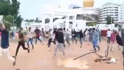 తెలంగాణ సెక్రటేరియట్ ముట్టడికి కానిస్టేబుల్ అభ్యర్థుల యత్నం, అరెస్ట్: కేసు నమోదు