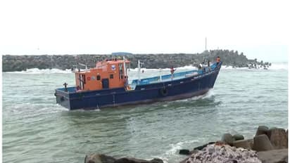 അപകടങ്ങൾ  തുടർക്കഥയാകുന്നു; മുതലപ്പൊഴിയിൽ നിയന്ത്രണത്തിന് ശുപാർശ നൽകി റിപ്പോർട്ട്  