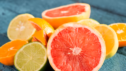 பழங்களிலிருந்து அதிகபட்ச நன்மைகளைப் பெற வேண்டுமா? அப்ப இந்த தவறுகளை செய்யாதீங்க..