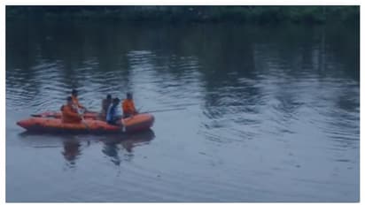 മീൻ പിടിക്കാൻ പോയി, വഞ്ചി മറിഞ്ഞ് യുവാവിനെ കാണാതായി; തിരച്ചിൽ തുടരുന്നു