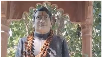 മരിച്ചിട്ട് 32 വര്‍ഷം; ഇന്നും തങ്ങളുടെ നീതിമാനായ ഗ്രാമമുഖ്യനെ ആദരിച്ച് ഒരു ഗ്രാമം !