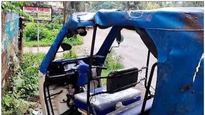 സ്കൂൾ കുട്ടികളുമായി പോയ ഓട്ടോറിക്ഷ മറിഞ്ഞു; 10 വിദ്യാർത്ഥികൾക്കും ഡ്രൈവര്ക്കും പരിക്ക്