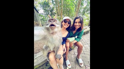 మంకీతో సమంత సెల్ఫీలు.. సామ్ ను ఇంత హ్యాపీగా చూసి ఖుషీ అవుతున్న ఫ్యాన్స్..