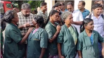 മൺസൂൺ ബംപർ വിജയി ആര്? സസ്പെൻസ് അവസാനിച്ചു! 10 കോടി 11 വനിതകൾ പങ്കിടും, വിവരങ്ങൾ അറിയാം