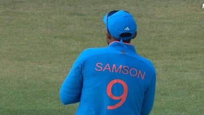 ஏன் சூர்யகுமார் யாதவ், சஞ்சு சாம்சனின் ஜெர்சியை அணிந்து விளையாடினார்? காரணத்தை வெளியிட்ட பிசிசிஐ!