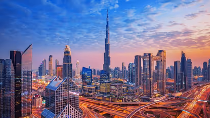 அமீரகத்தில் செட்டிலாக நினைக்கும் இந்தியர்கள் உள்பட பல வெளிநாட்டினர்.. ஏன்? - அதிகாரப்பூர்வ ஆய்வு சொல்வதென்ன?