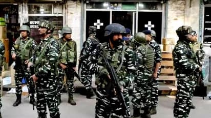 മണിപ്പൂരിൽ വീണ്ടും സംഘർഷം അഞ്ച് വീടുകൾക്ക് തീയിട്ടു; കുക്കി മേഖലയിൽ പ്രത്യേക ഭരണമെന്ന ആവശ്യം തള്ളി സർക്കാർ