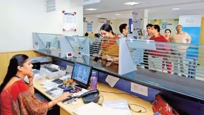 Bank Holiday In August 2023 : ஆகஸ்ட் மாதம் 14 நாட்கள் வங்கி விடுமுறை... முழு விபரம் இதோ !!