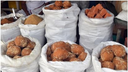 കോഴിക്കോട്ടെ കടയിൽ ശർക്കരയിൽ മായം, കണ്ടെത്തിയത് റോഡമിൻ ബി; കോടതി വക വമ്പൻ പിഴ!